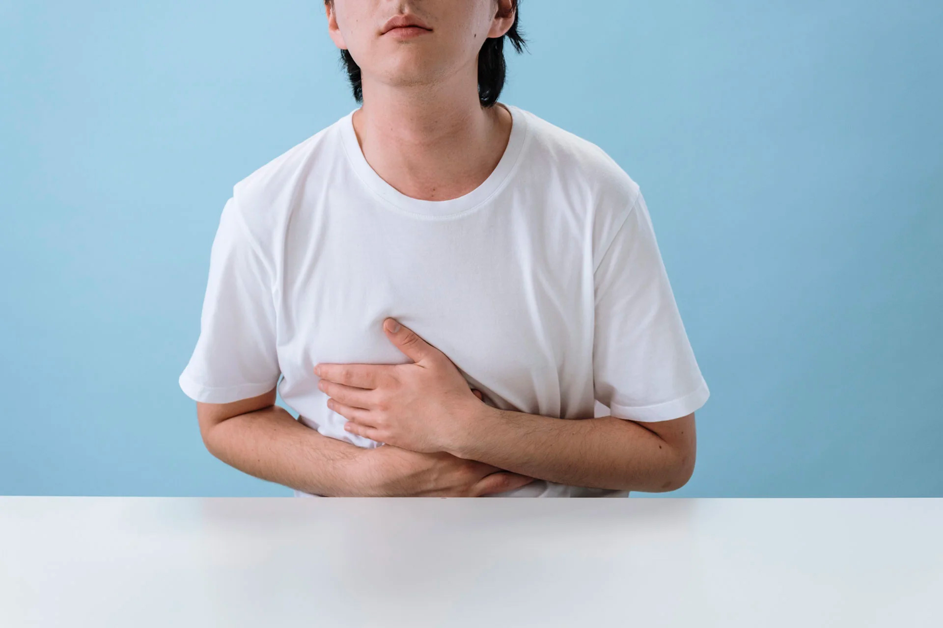 不快感にさようなら!胃もたれにおすすめの飲み物